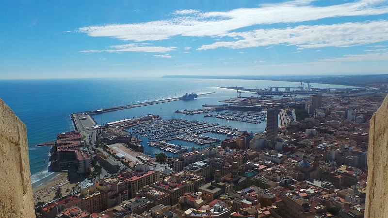 AIDAHafen.jpg